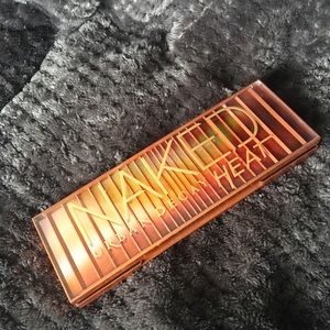 Naked Heat- UD palette